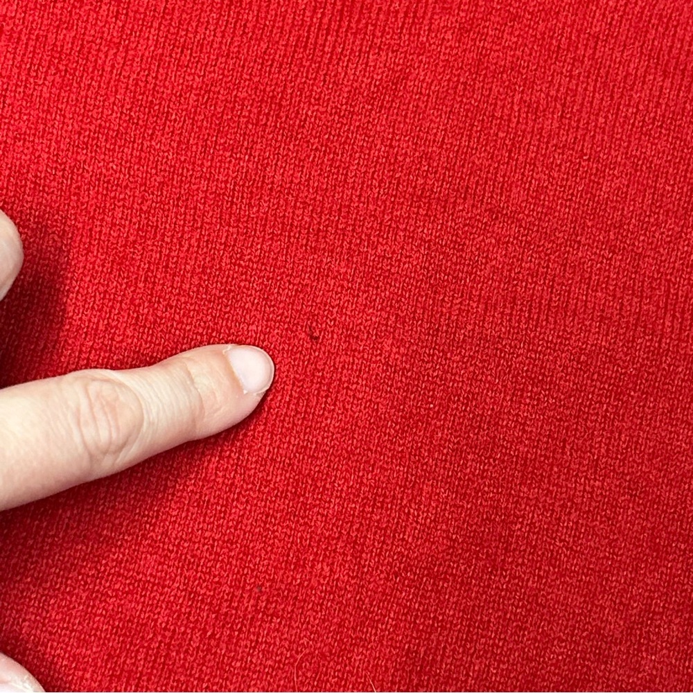Neiman Marcus Cashmere Sweater in Vibrant Red - Picture 5 of 7